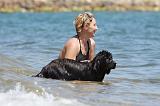 ADULTE ET CHIEN 095
